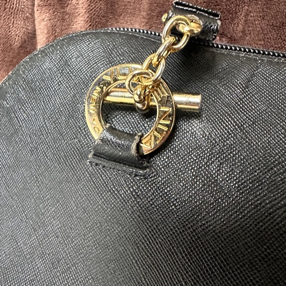 Authentic YURIE NITANI Black Leather Shoulder Bag - Picture 3 of 12